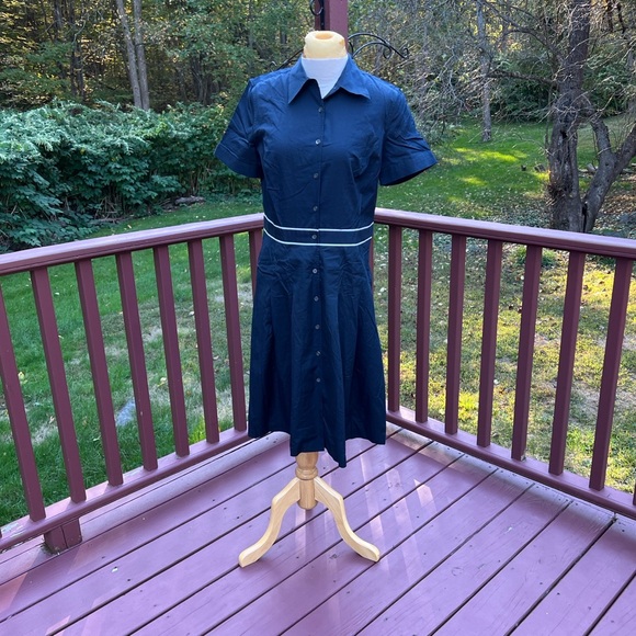 Brooks Brothers SZ 8, navy with white cotton short sleeve Shirt Dress. Dresses Brooks Brothers SZ 8, navy with white cotton short sleeve Shirt Dress. Dresses